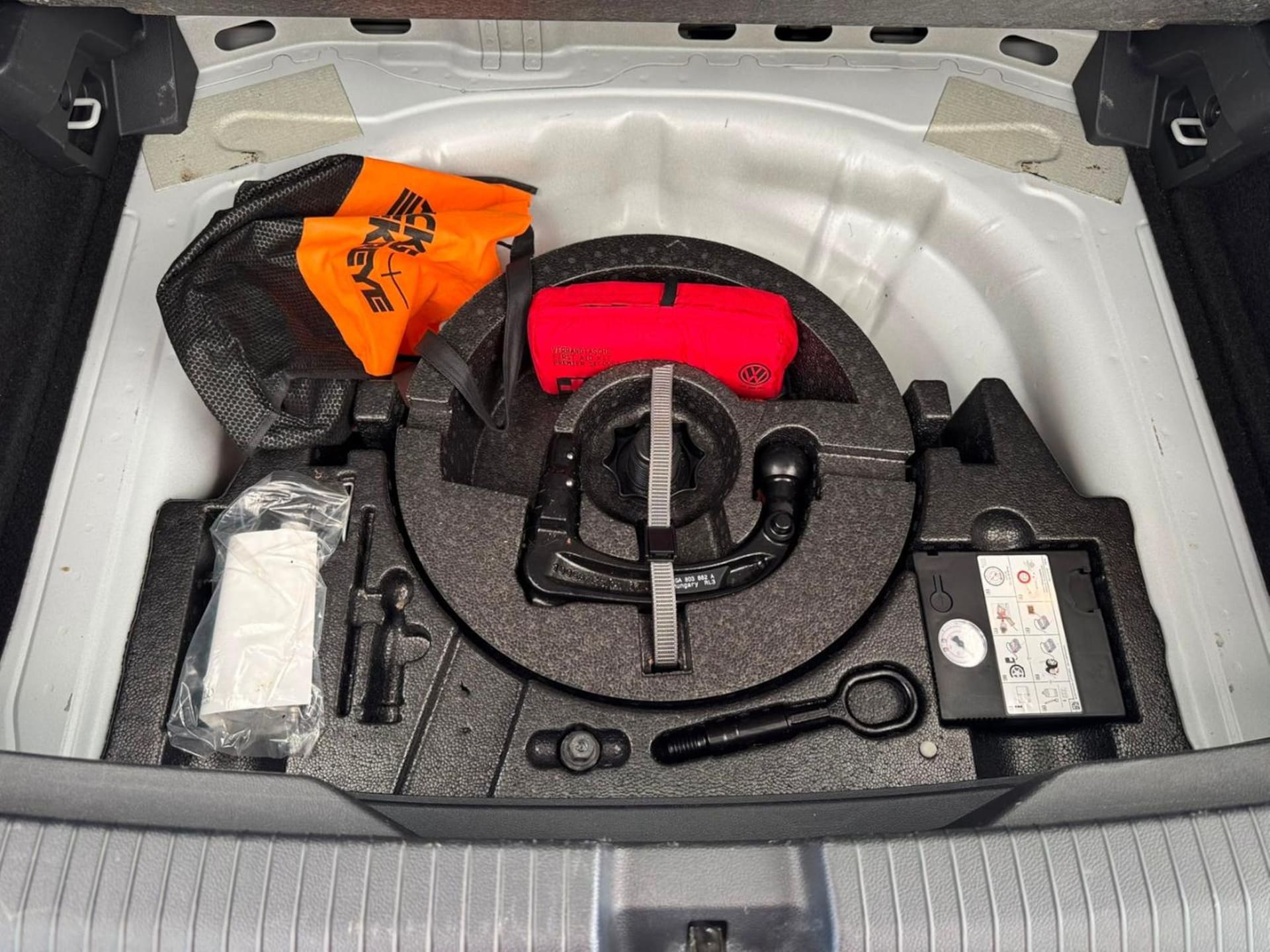 Volkswagen T-Roc Basis-Modell