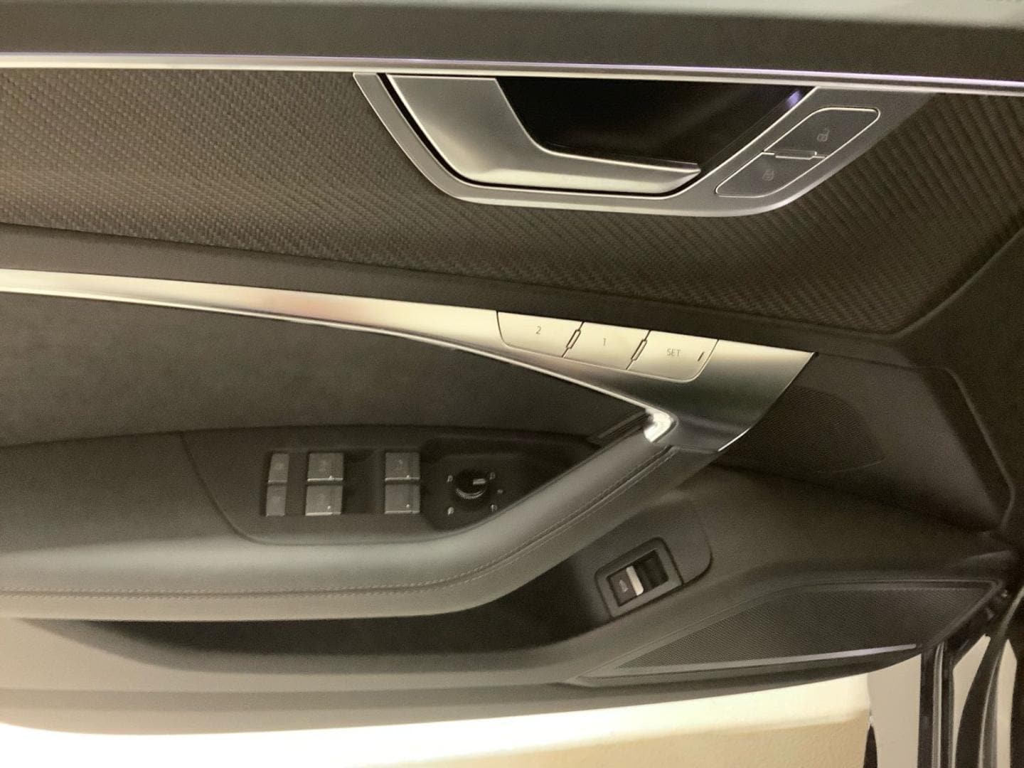 Bild über Audi RS 6 Avant performance quattro tiptronic - für weitere Informationen kontaktieren Sie den Audi Partner