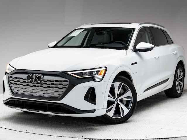 Photo of 2024 Audi Q8 e-tron 