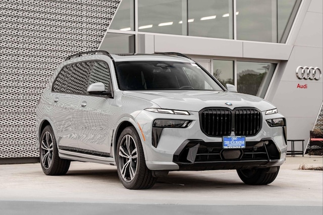 2023 BMW X7