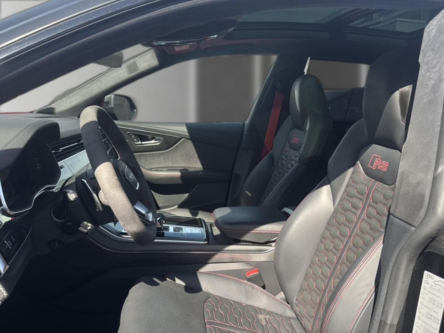 Bild über Audi RS Q8 TFSI quattro tiptronic - für weitere Informationen kontaktieren Sie den Audi Partner