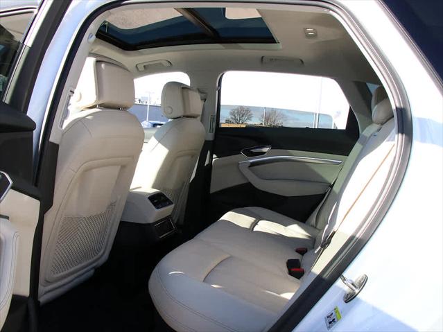 2022 AUDI E-TRON - Image 24