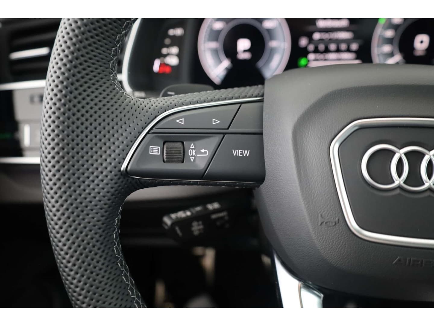 Bild über Audi Q8 SUV TFSI e S line business TFSI e quattro 360 kW tiptronic - für weitere Informationen kontaktieren Sie den Audi Partner