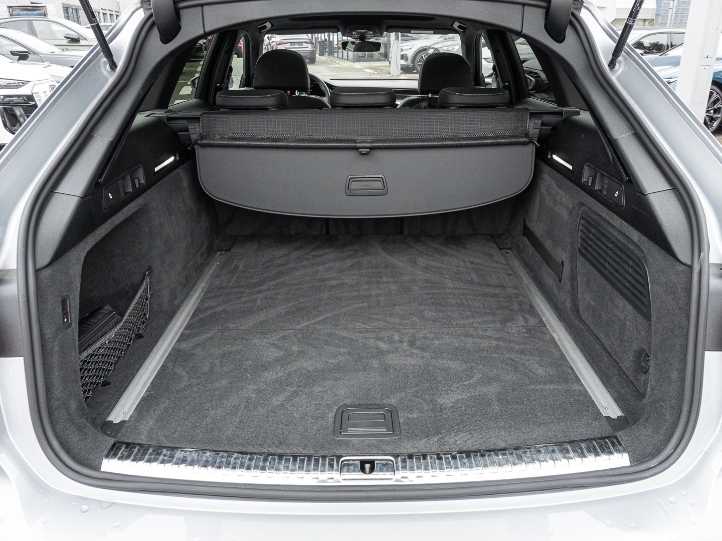 Bild über Audi A6 Avant S line 45 TFSI quattro S tronic - für weitere Informationen kontaktieren Sie den Audi Partner