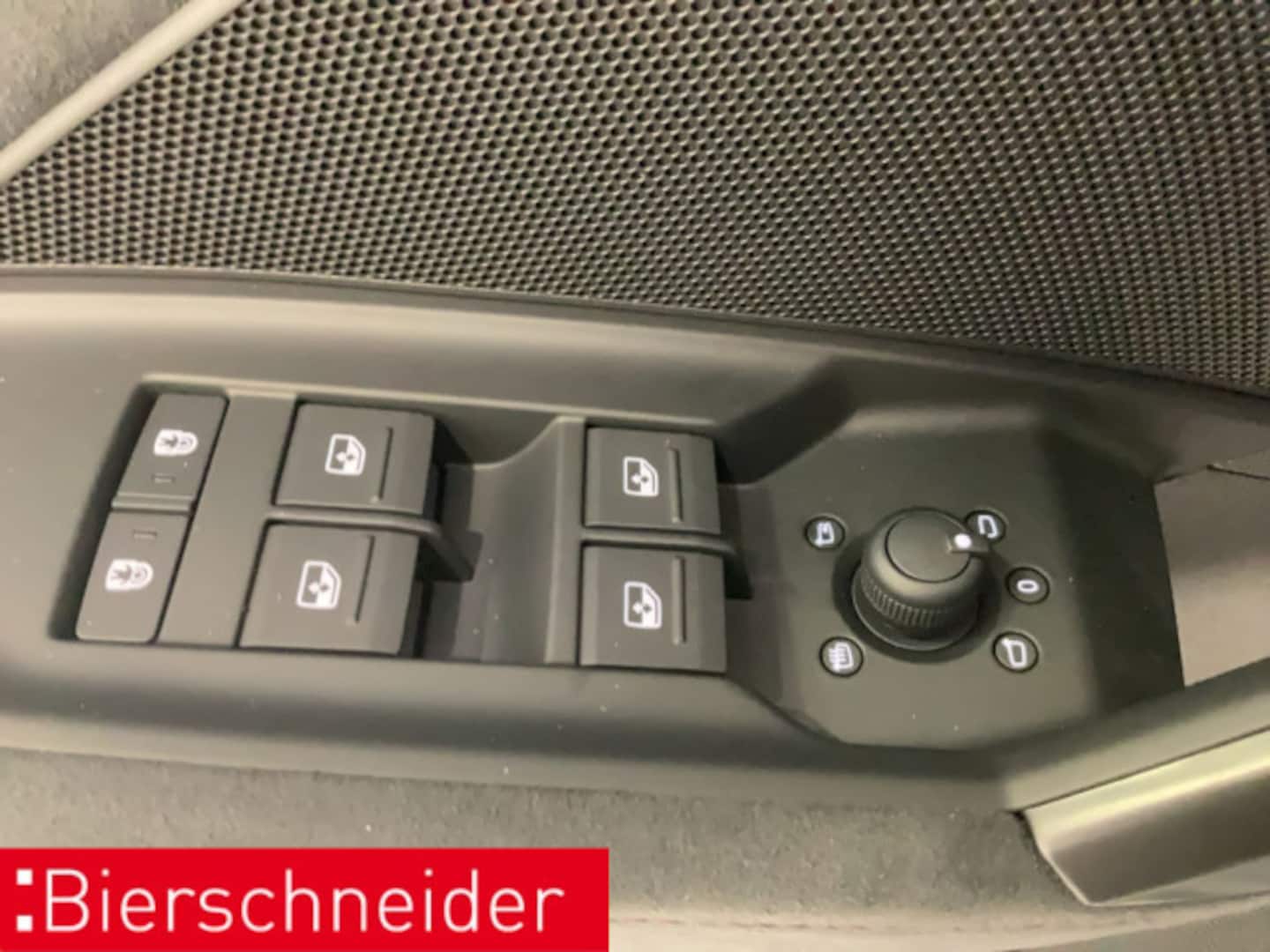 Bild über Audi RS 3 Sportback TFSI quattro S tronic - für weitere Informationen kontaktieren Sie den Audi Partner