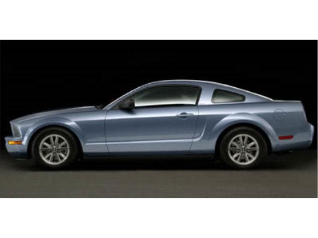 2005 Ford Mustang V6 Premium's photo