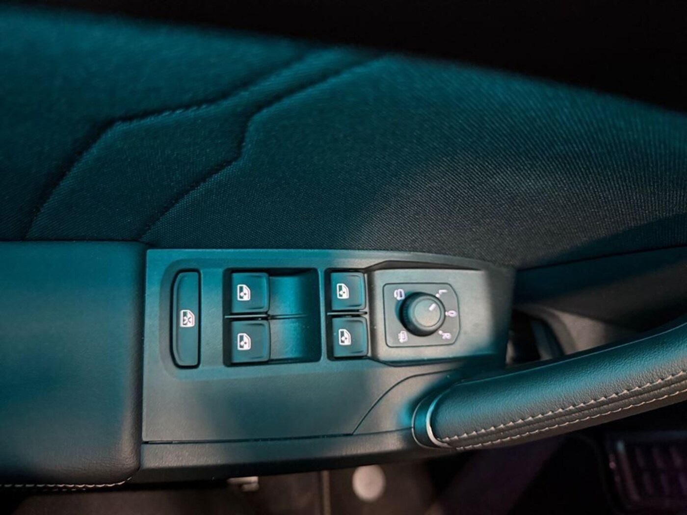 CUPRA Leon Sportstourer 1.5 TSI e-Hybrid DSG 150 kW (204 CV) — photo 10