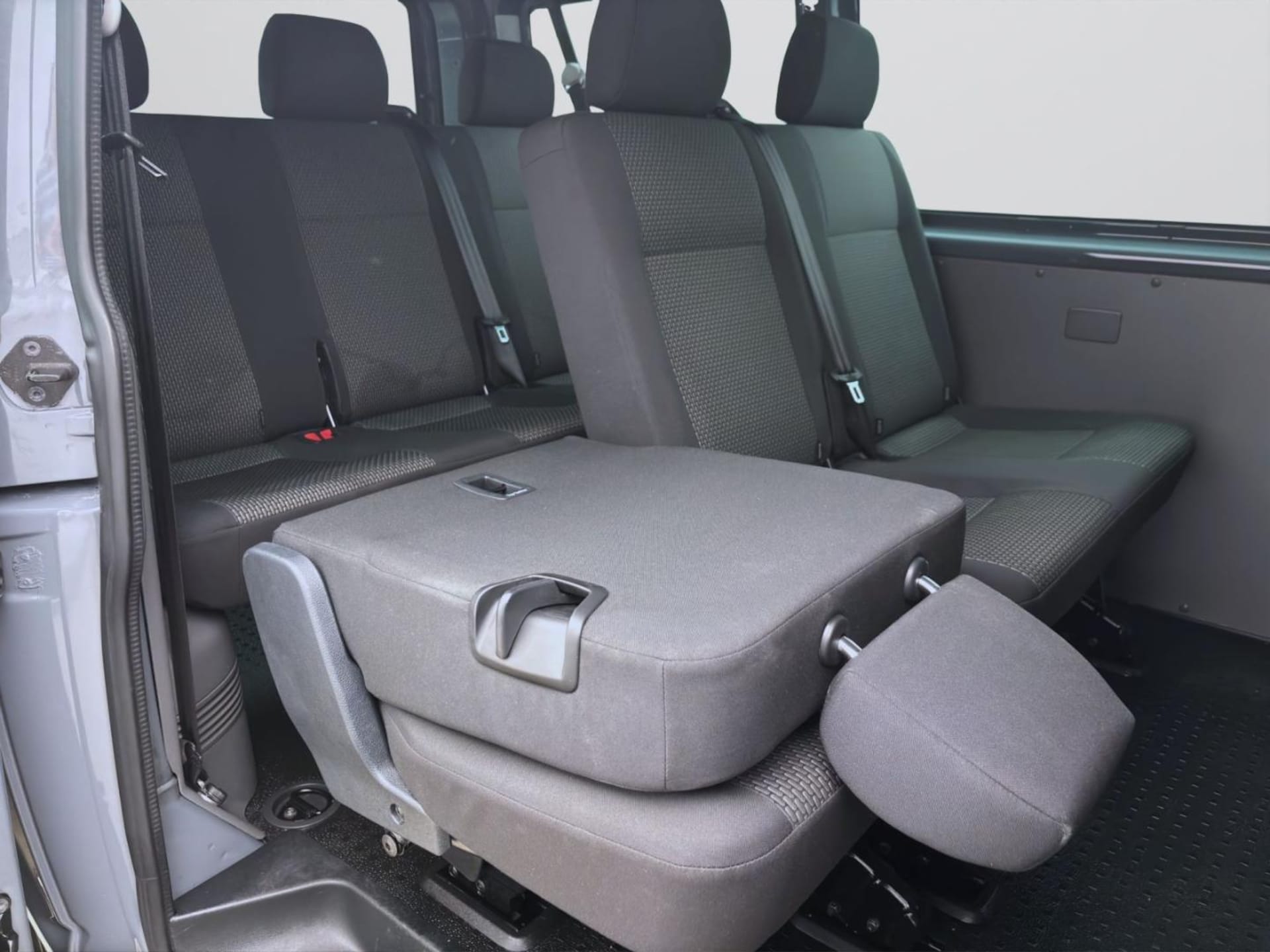 Volkswagen T6.1 Transporter Kombi kurzer Radstand