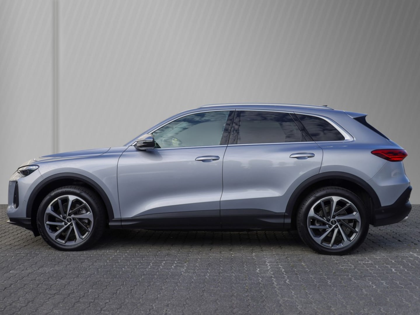 Bild über Audi Q5 SUV TDI quattro 150 kW S tronic - für weitere Informationen kontaktieren Sie den Audi Partner