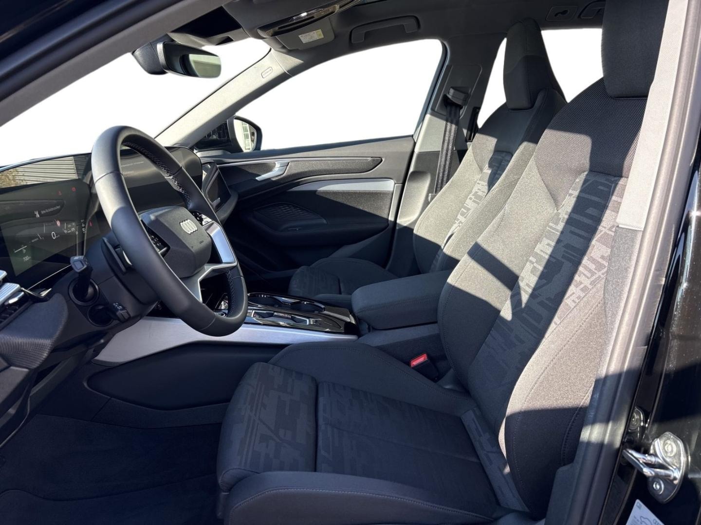 Bild über Audi A6 Avant TDI quattro 150 kW S tronic - für weitere Informationen kontaktieren Sie den Audi Partner
