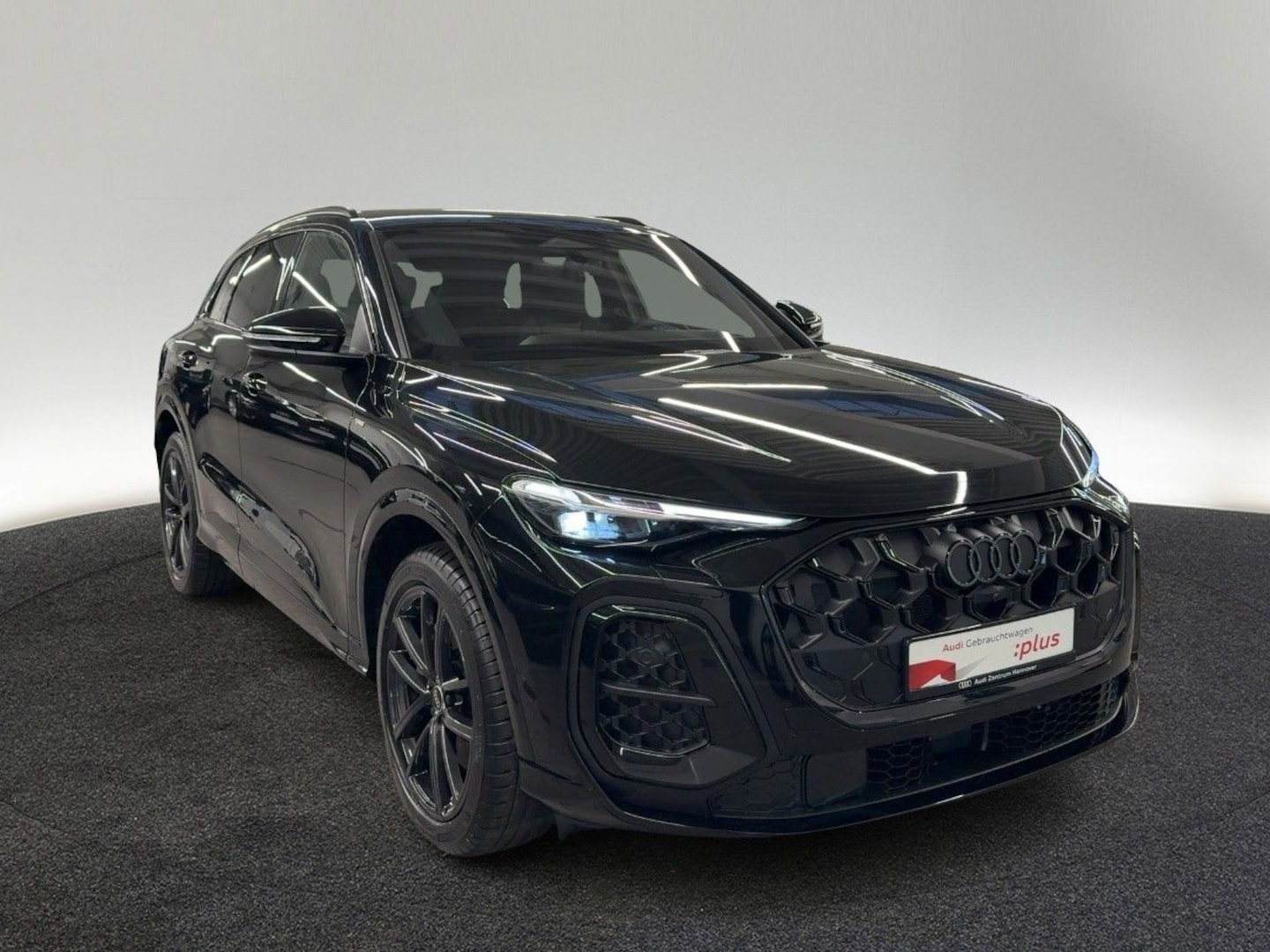 Bild über Audi Q5 SUV TDI quattro 220 kW S tronic - für weitere Informationen kontaktieren Sie den Audi Partner