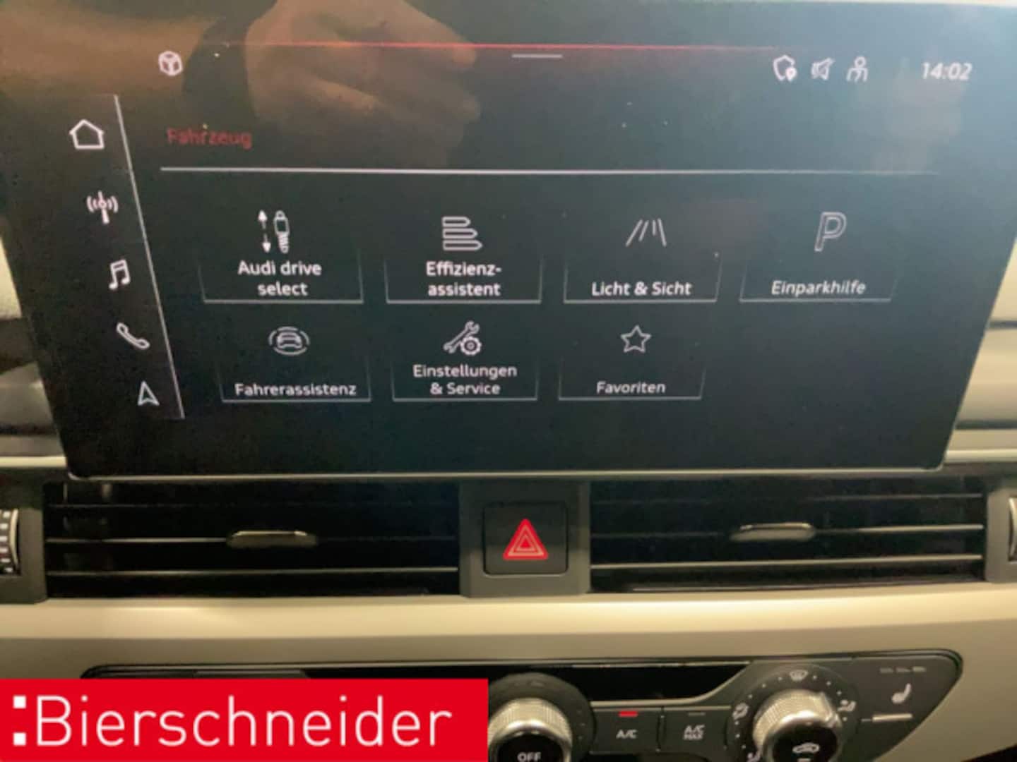 Bild über Audi A4 Avant S line 45 TFSI quattro S tronic - für weitere Informationen kontaktieren Sie den Audi Partner