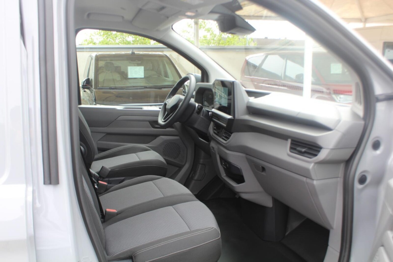 Volkswagen Transporter Kasten langer Radstand – Bild 7