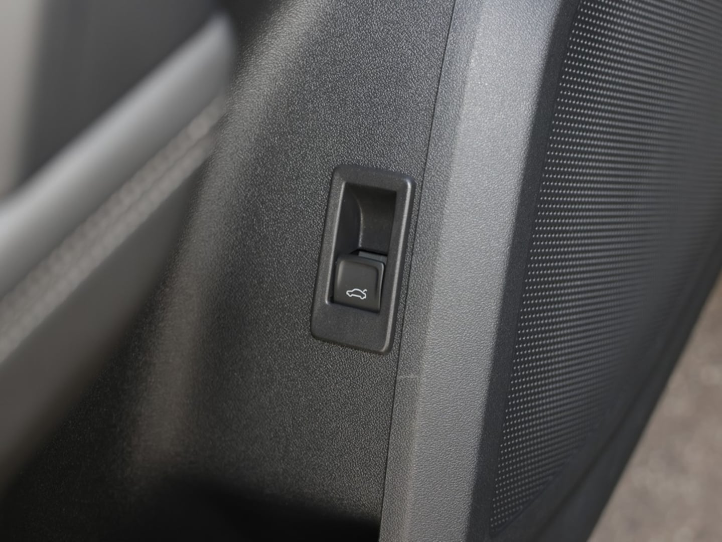 Bild über Audi Q5 SUV TDI quattro 150 kW S tronic - für weitere Informationen kontaktieren Sie den Audi Partner