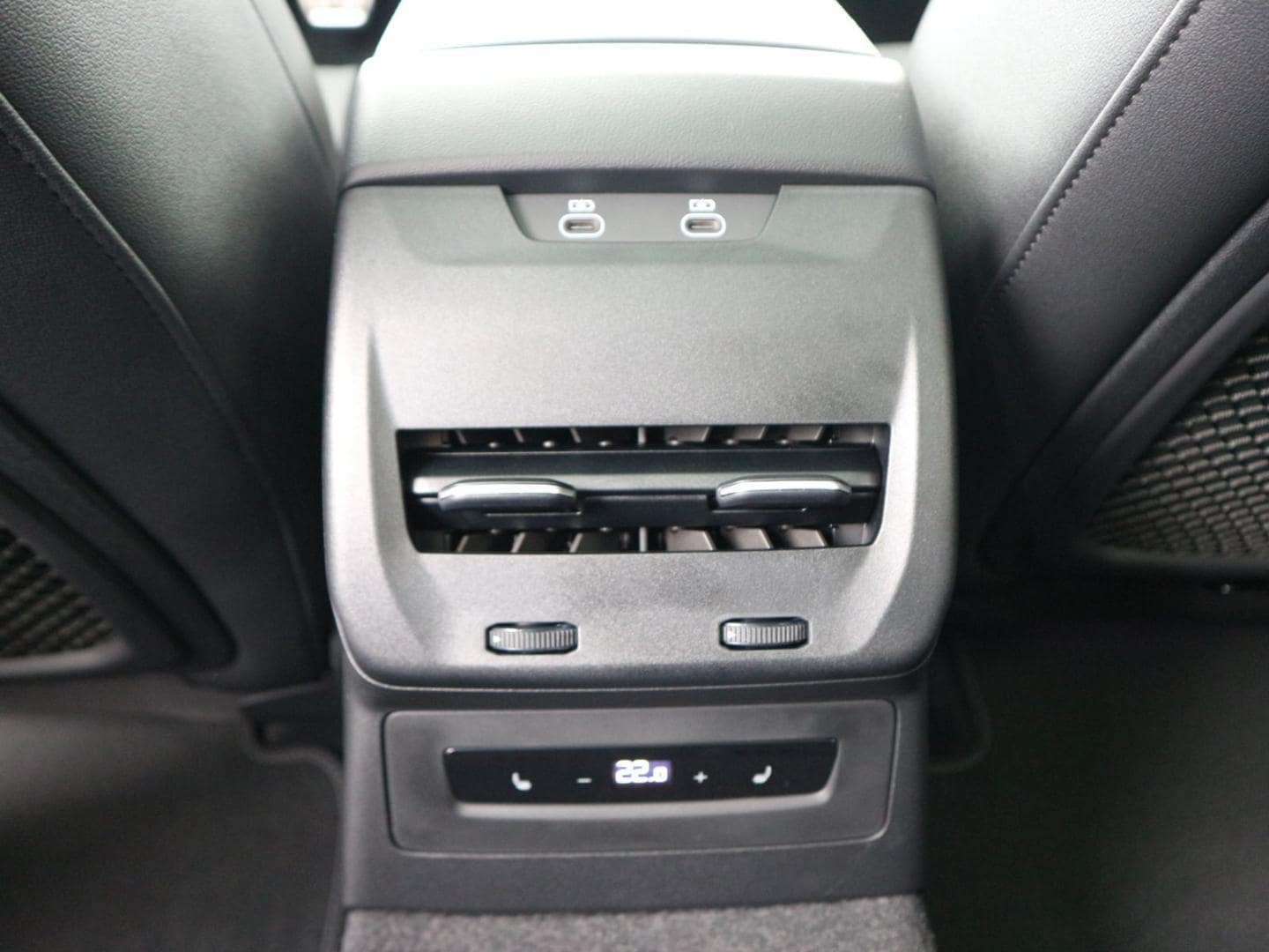 Bild über Audi A5 Avant e-hybrid e-hybrid quattro 270 kW S tronic - für weitere Informationen kontaktieren Sie den Audi Partner