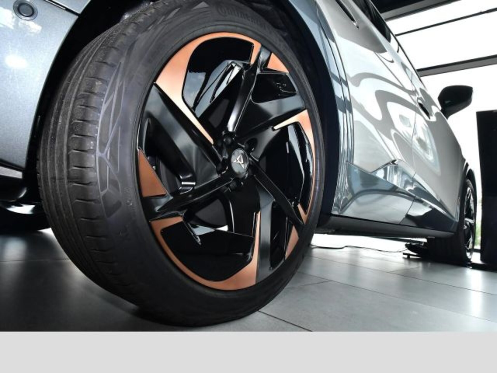 CUPRA Tavascan VZ