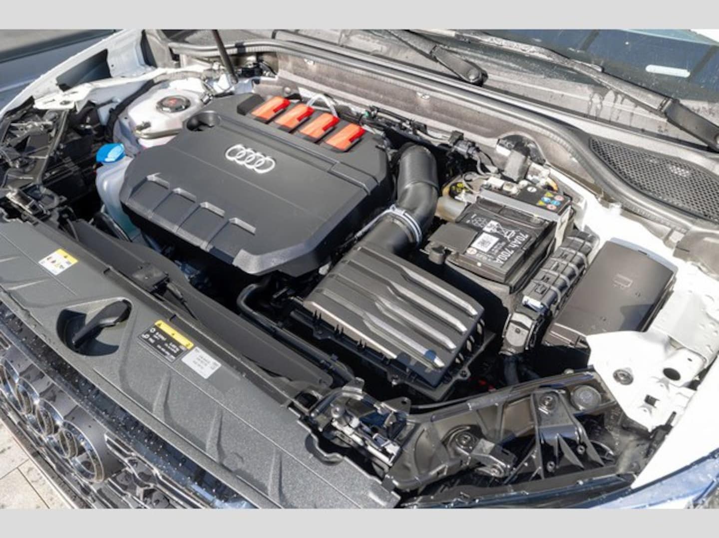 Bild über Audi SQ2 TFSI quattro S tronic - für weitere Informationen kontaktieren Sie den Audi Partner