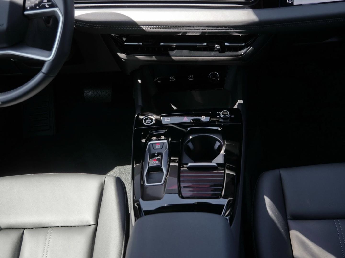 Bild über Audi A6 Sportback e-tron e-tron quattro - für weitere Informationen kontaktieren Sie den Audi Partner