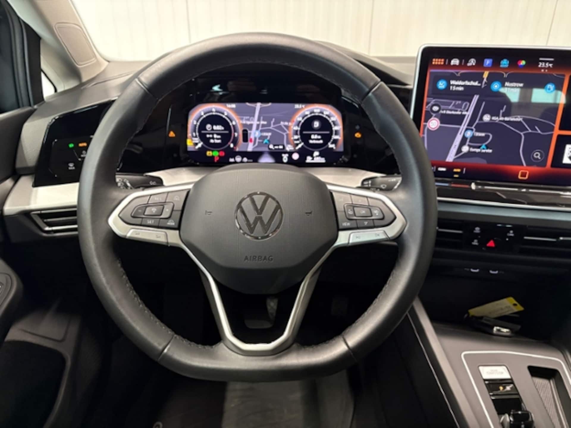 Volkswagen Golf Variant Life