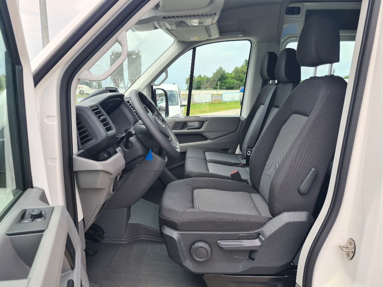 Volkswagen Crafter Kasten langer Radstand – Bild 14