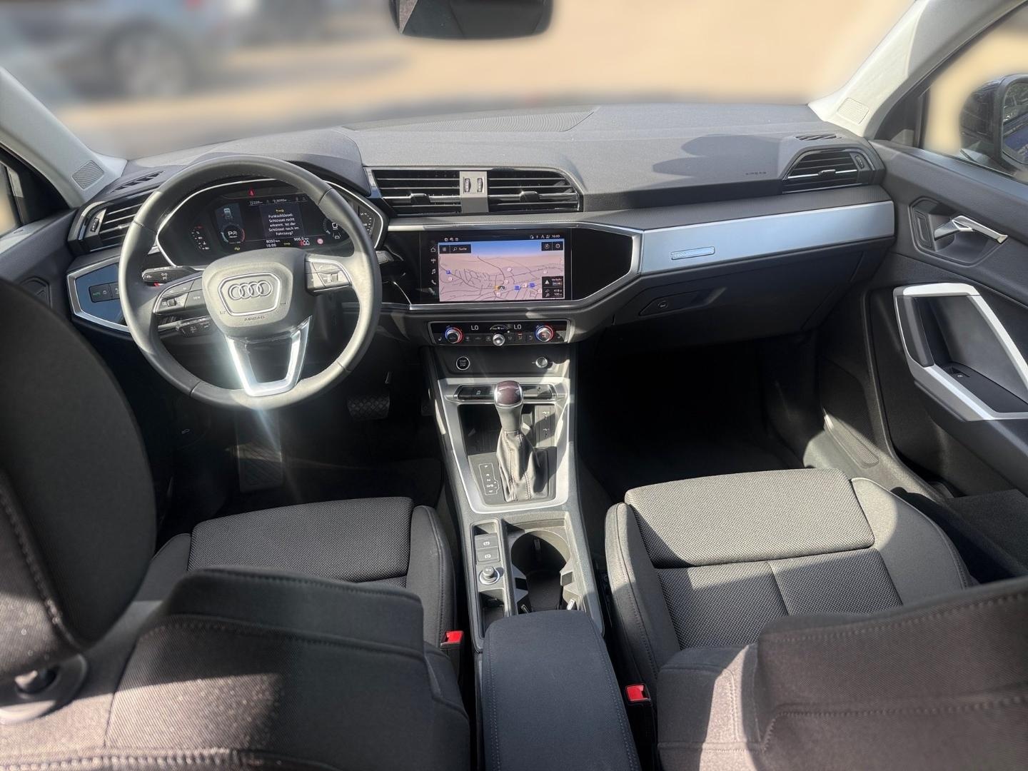 Bild über Audi Q3 TDI 110 kW S tronic - für weitere Informationen kontaktieren Sie den Audi Partner