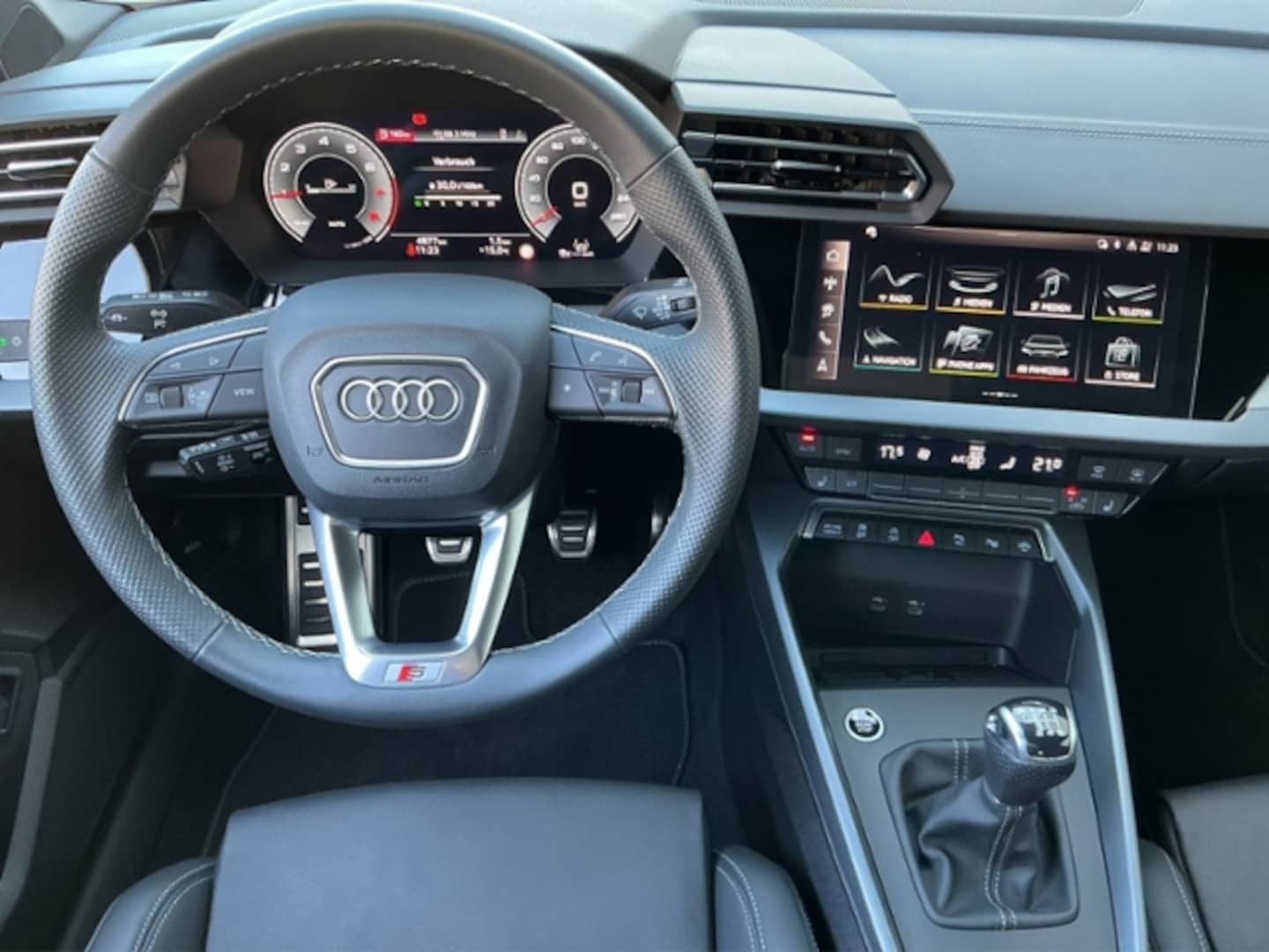 Bild über Audi A3 Limousine TFSI Schaltgetriebe - für weitere Informationen kontaktieren Sie den Audi Partner