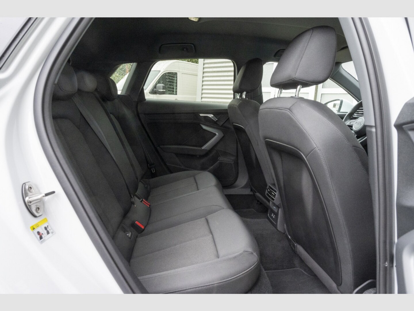 Bild über Audi A3 allstreet 35 TFSI S tronic - für weitere Informationen kontaktieren Sie den Audi Partner