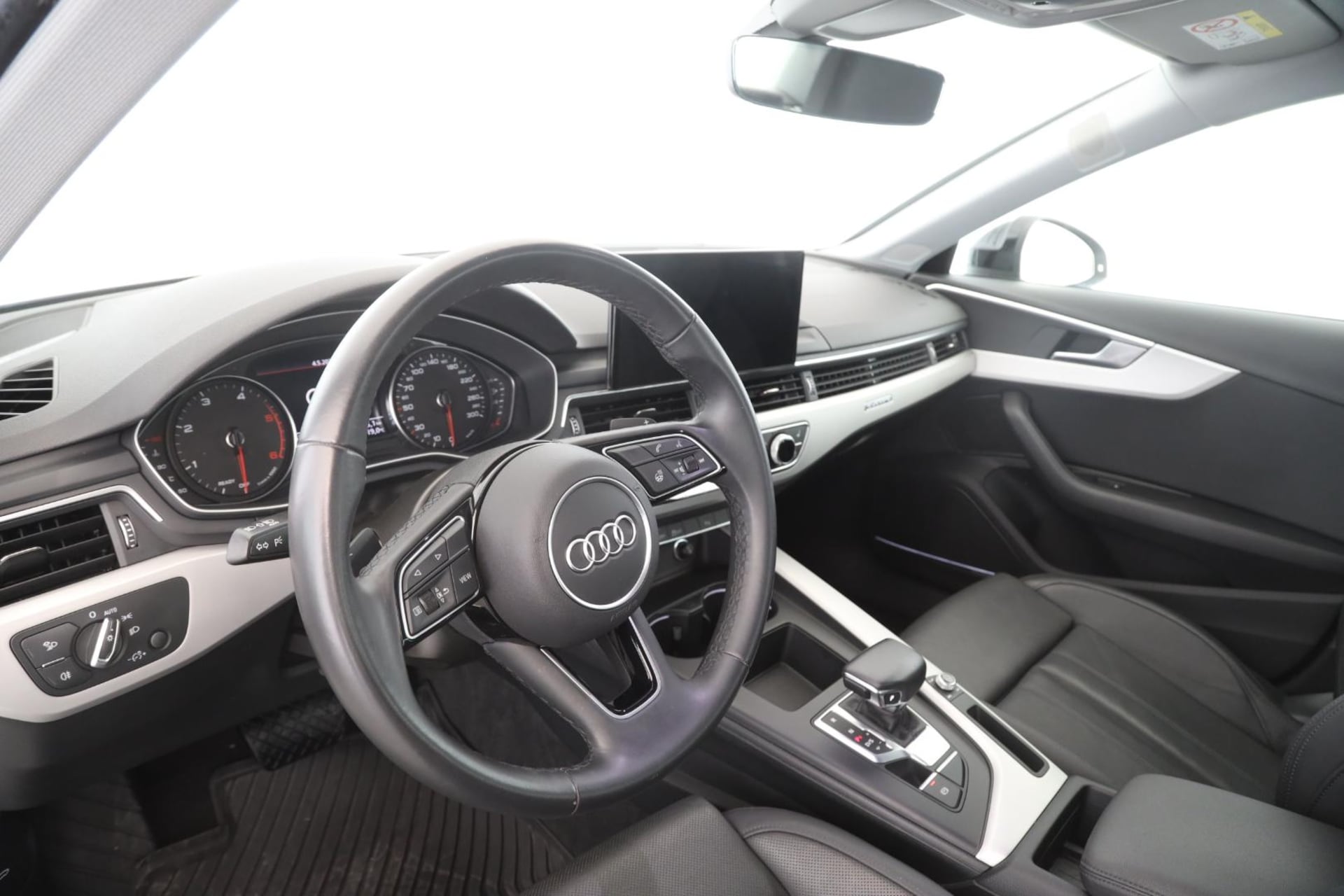 Audi A4 Limousine S line