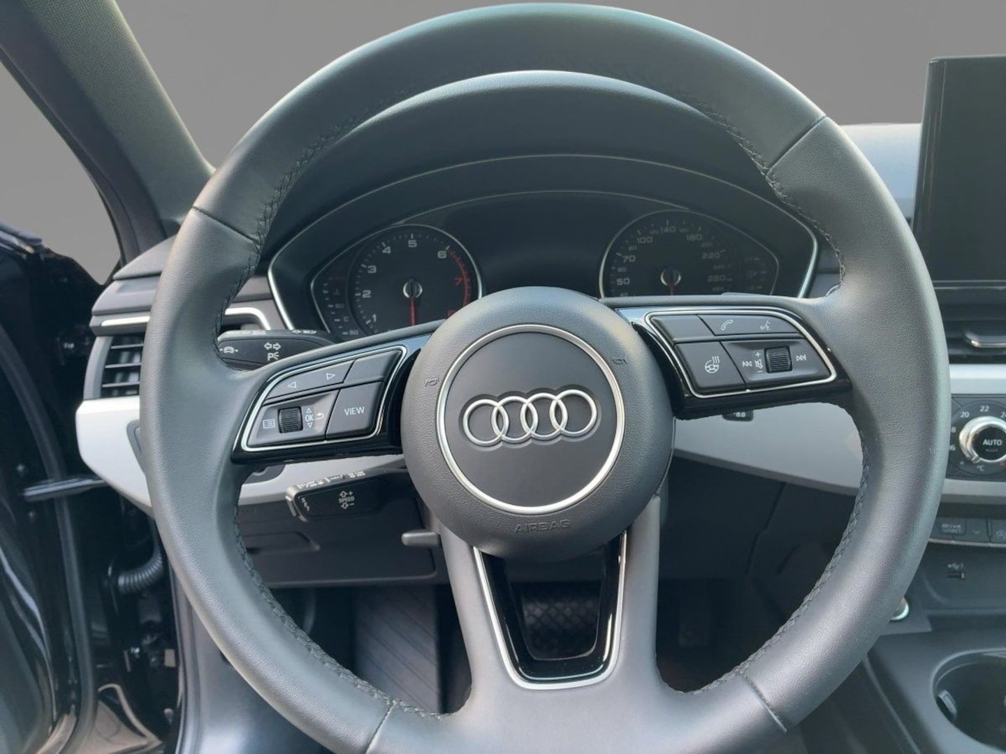 Bild über Audi A4 Avant 40 TFSI S tronic - für weitere Informationen kontaktieren Sie den Audi Partner