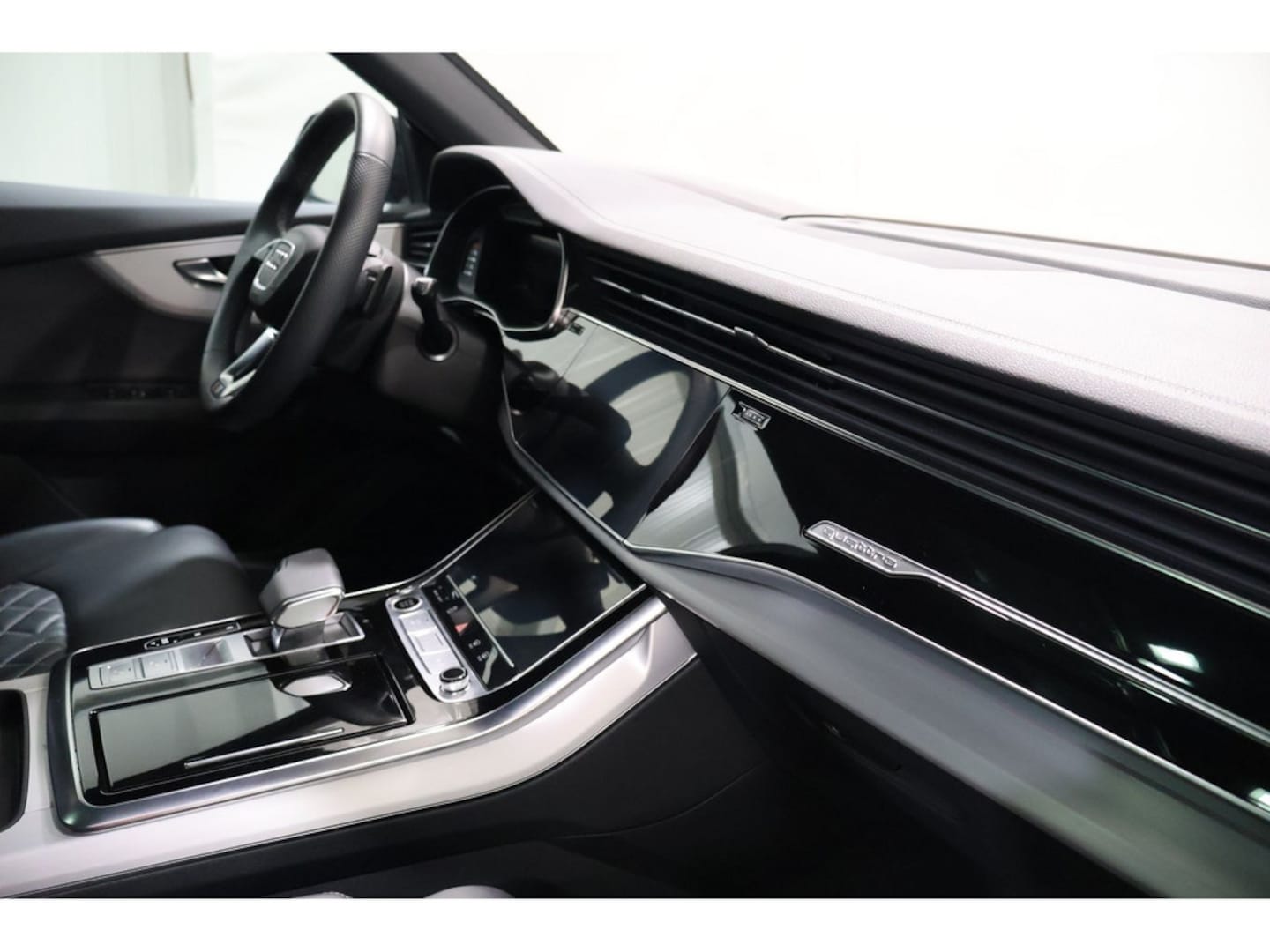 Bild über Audi Q8 SUV 50 TDI quattro tiptronic - für weitere Informationen kontaktieren Sie den Audi Partner
