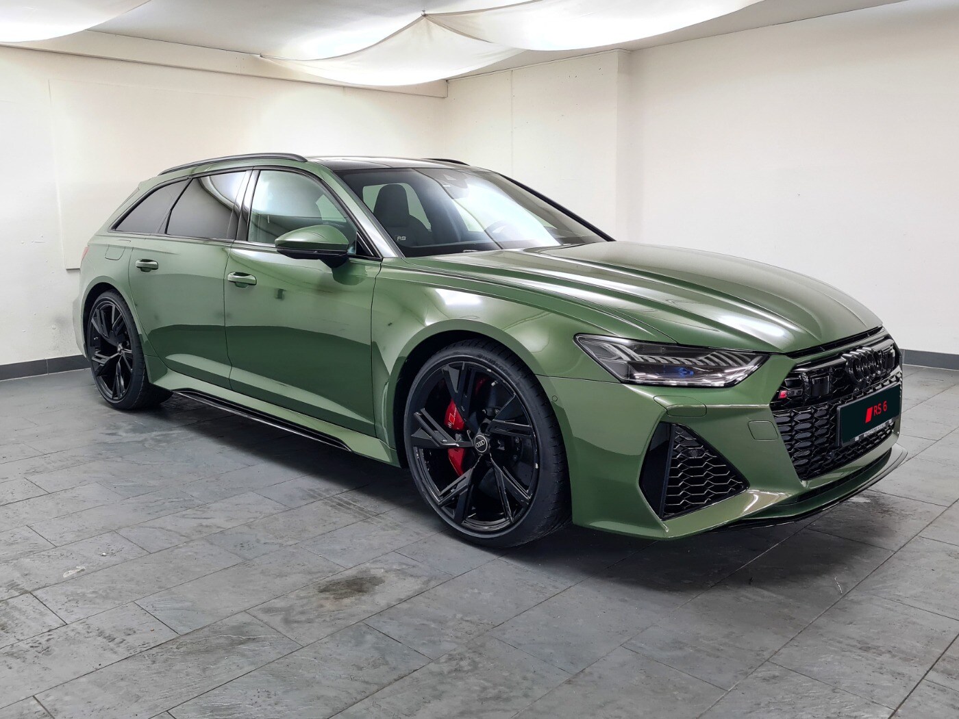Image about Audi RS 6 Avant performance quattro tiptronic