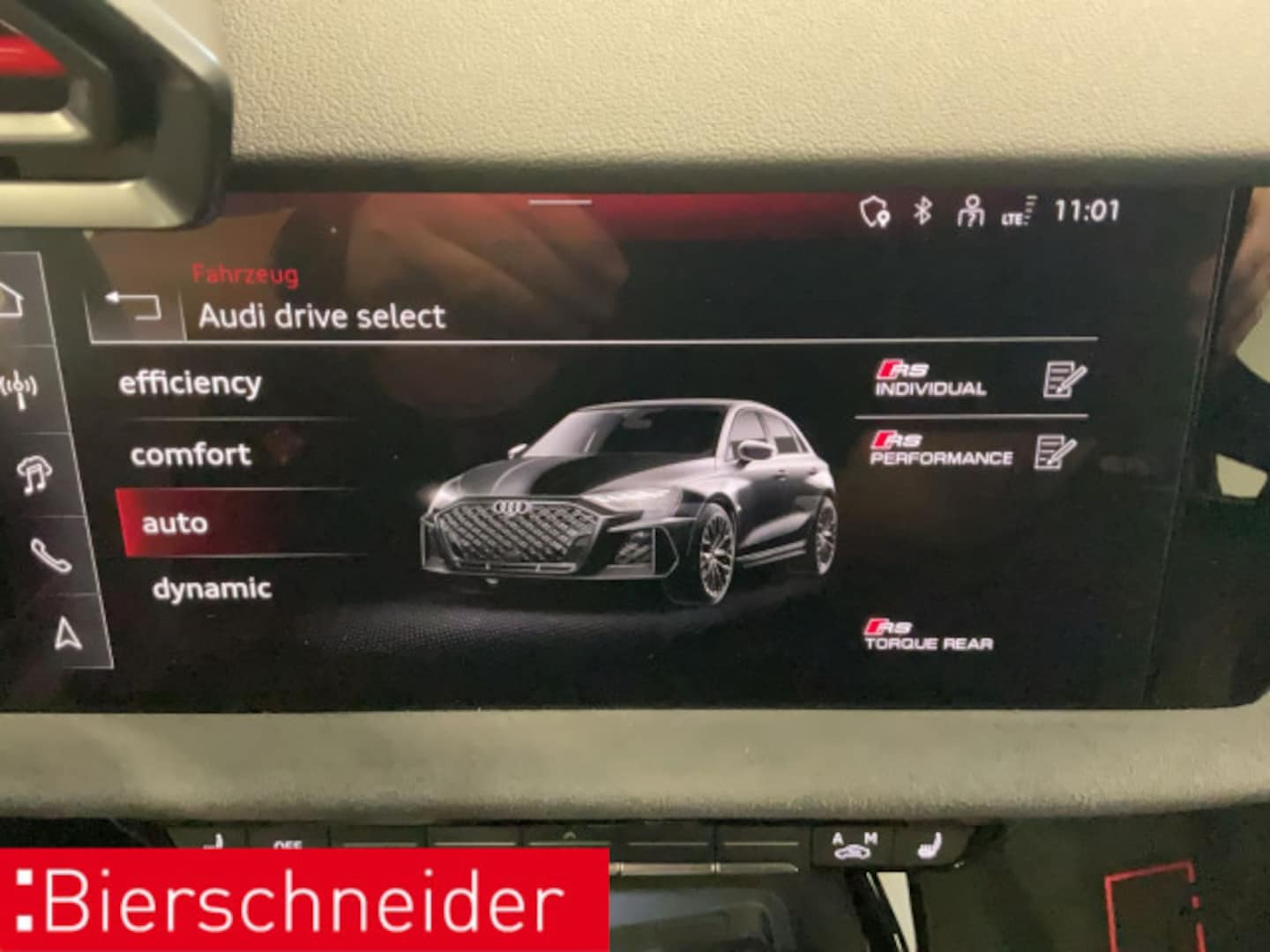 Bild über Audi RS 3 Sportback TFSI quattro S tronic - für weitere Informationen kontaktieren Sie den Audi Partner