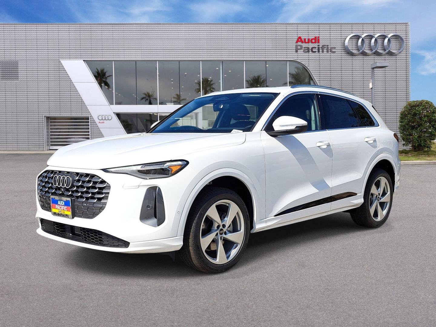 2026 Audi Q5 Premium Plus quattro's photo