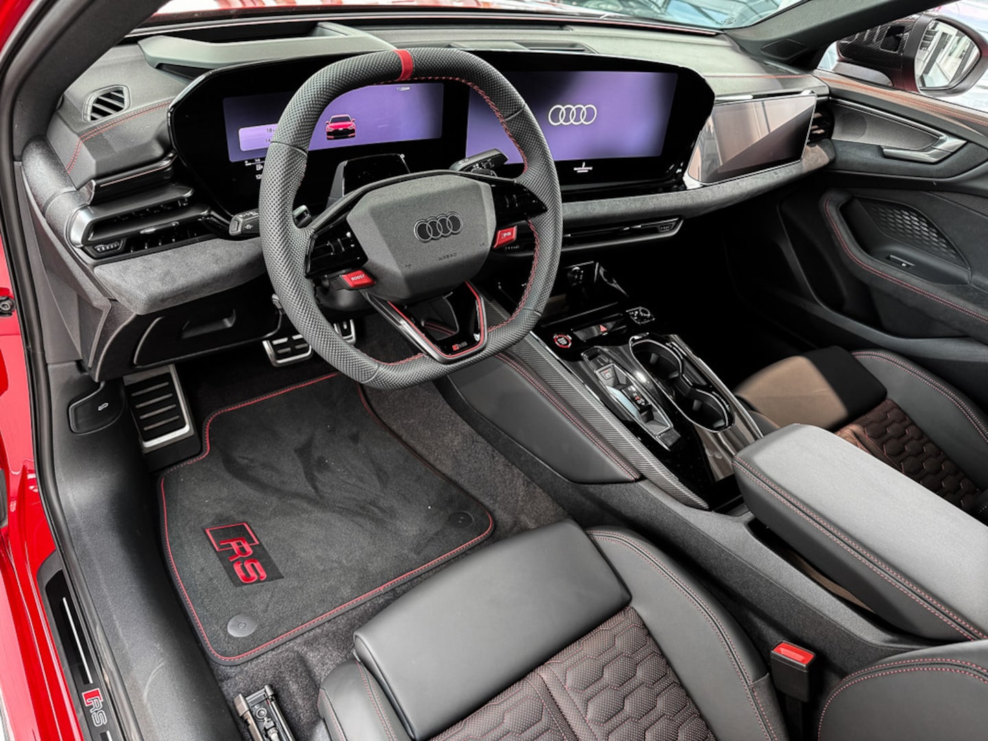 Bild über Audi RS 5 Limousine TFSI quattro 470 kW tiptronic - für weitere Informationen kontaktieren Sie den Audi Partner