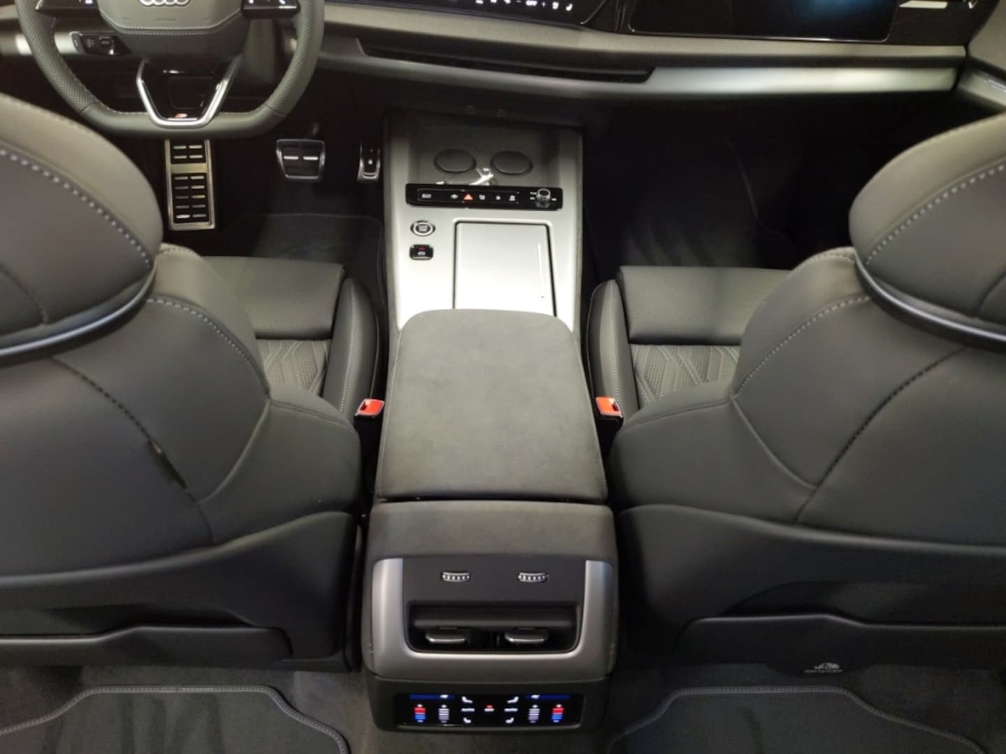 Bild über Audi Q7 SUV TDI quattro 220 kW tiptronic - für weitere Informationen kontaktieren Sie den Audi Partner