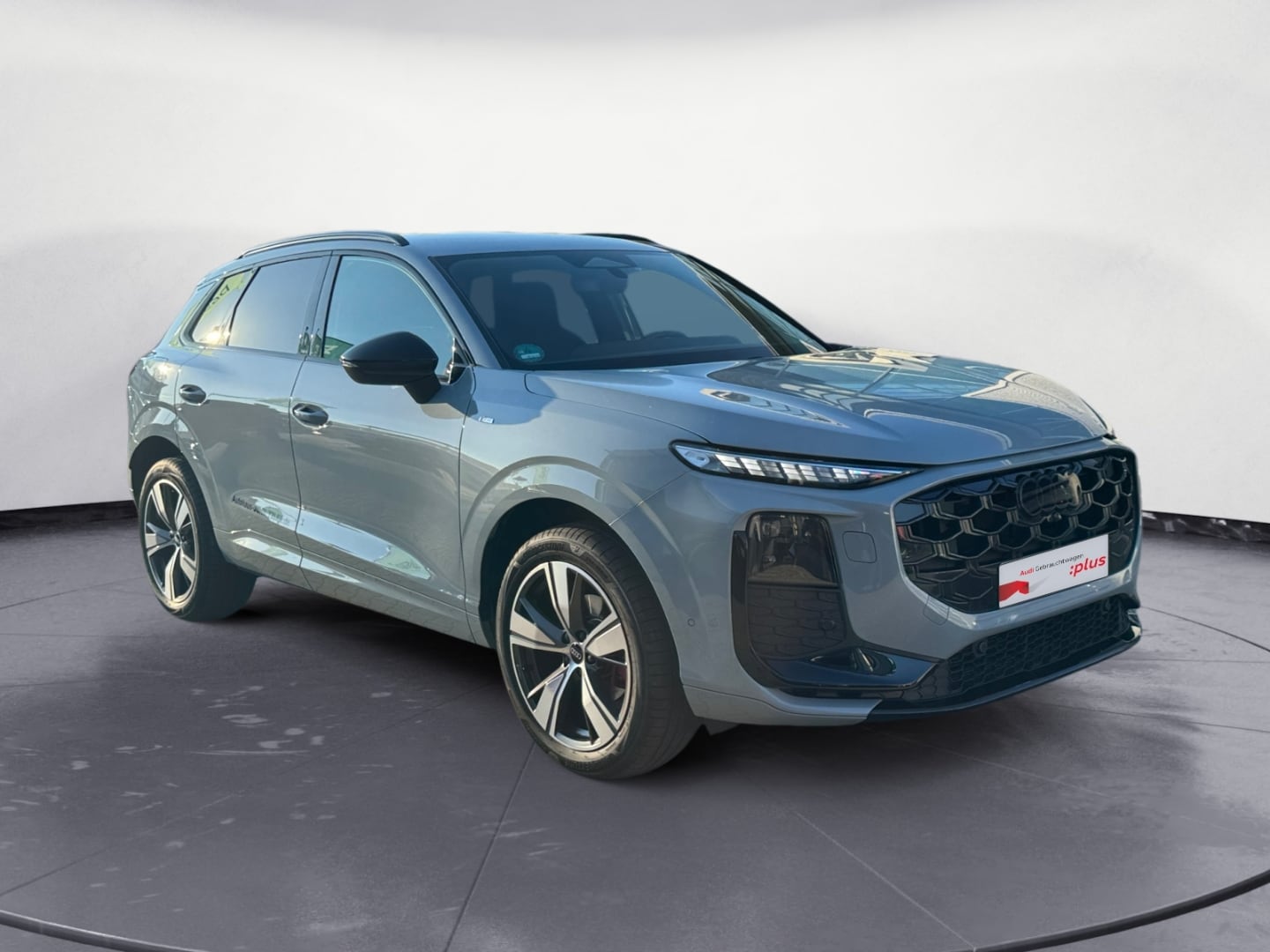 Bild über Audi Q3 SUV TFSI 110 kW S tronic - für weitere Informationen kontaktieren Sie den Audi Partner