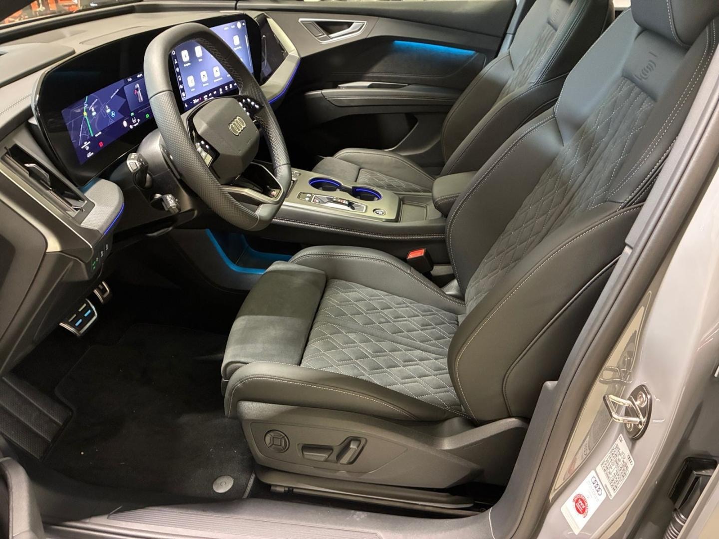 Bild über Audi Q4 SUV e-tron e-tron quattro 220 kW - für weitere Informationen kontaktieren Sie den Audi Partner