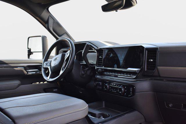 2024 Chevrolet Silverado 2500HD ZR2 - Photo 32