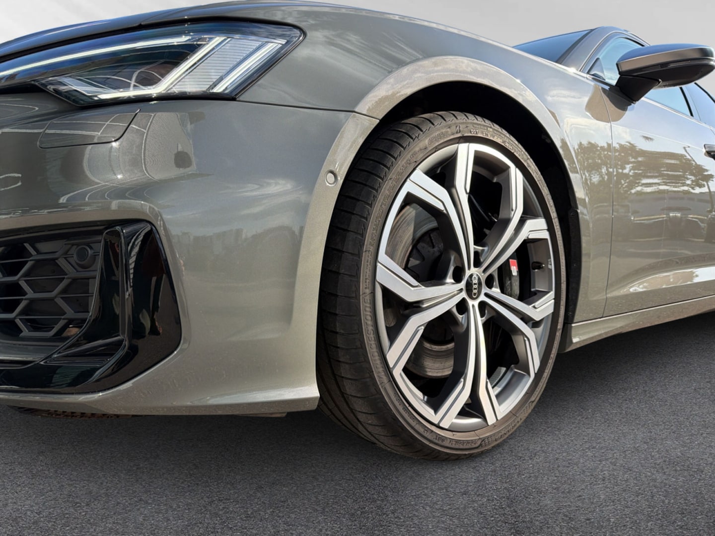 Bild über Audi S6 Avant TDI quattro tiptronic - für weitere Informationen kontaktieren Sie den Audi Partner