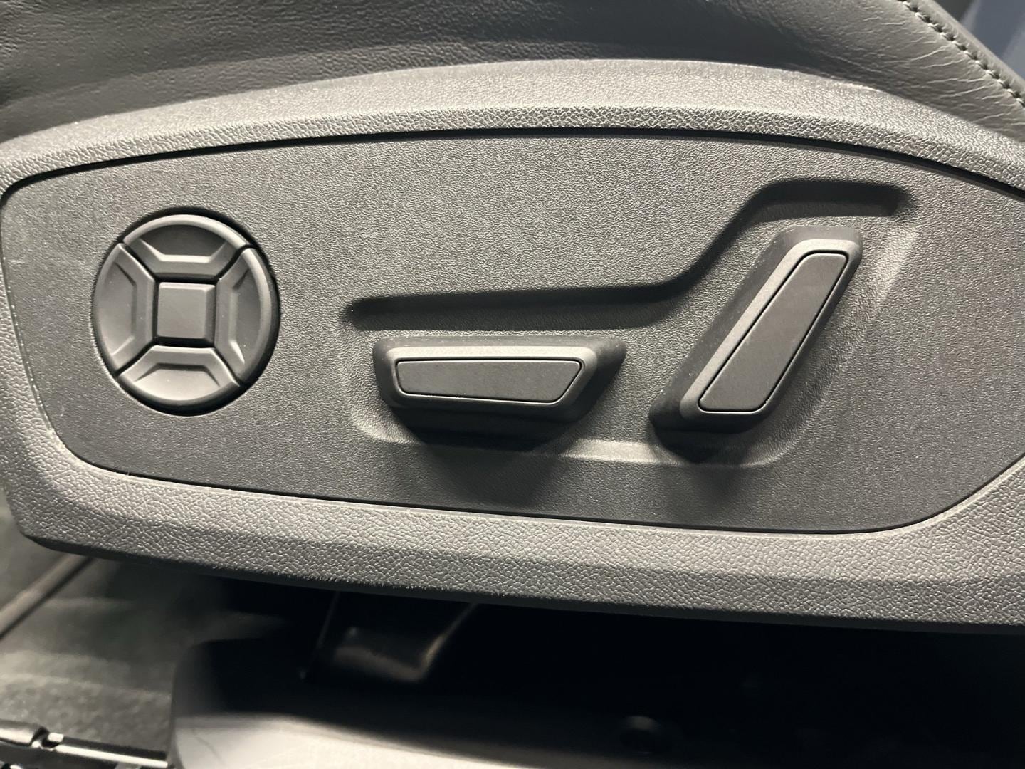 Bild über Audi A6 Limousine TDI quattro 150 kW S tronic - für weitere Informationen kontaktieren Sie den Audi Partner