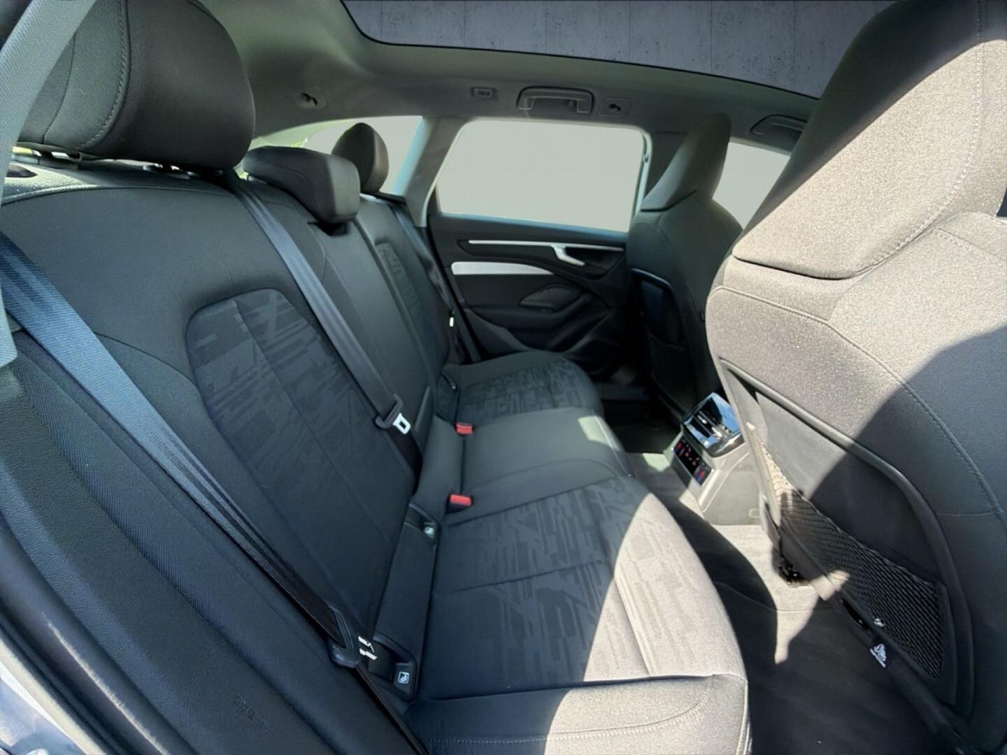 Bild über Audi A6 Avant TDI quattro 150 kW S tronic - für weitere Informationen kontaktieren Sie den Audi Partner