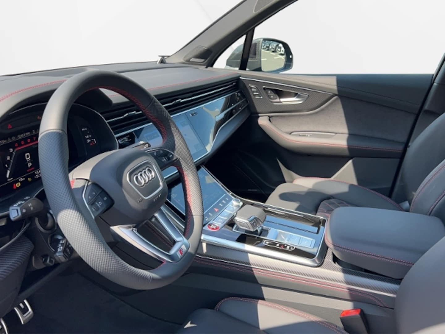 Bild über Audi SQ7 SUV TFSI quattro tiptronic - für weitere Informationen kontaktieren Sie den Audi Partner