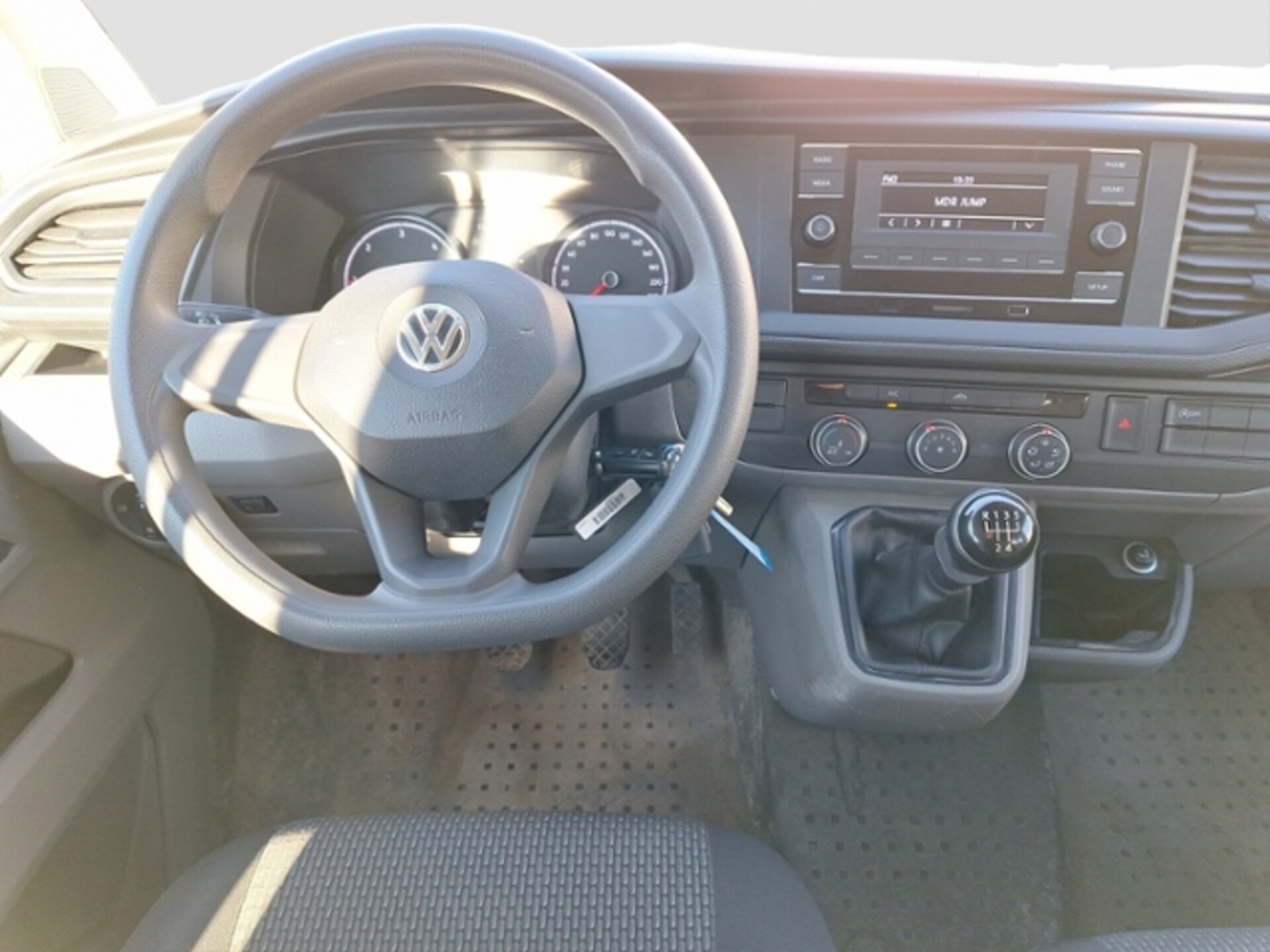 Volkswagen T6.1 Transporter Pritschenwagen Doppelkabine