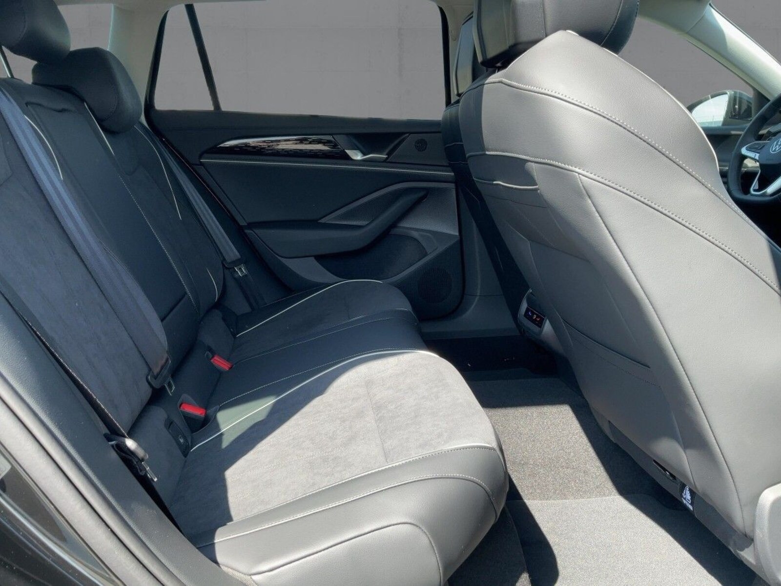 Volkswagen Passat – Bild 12