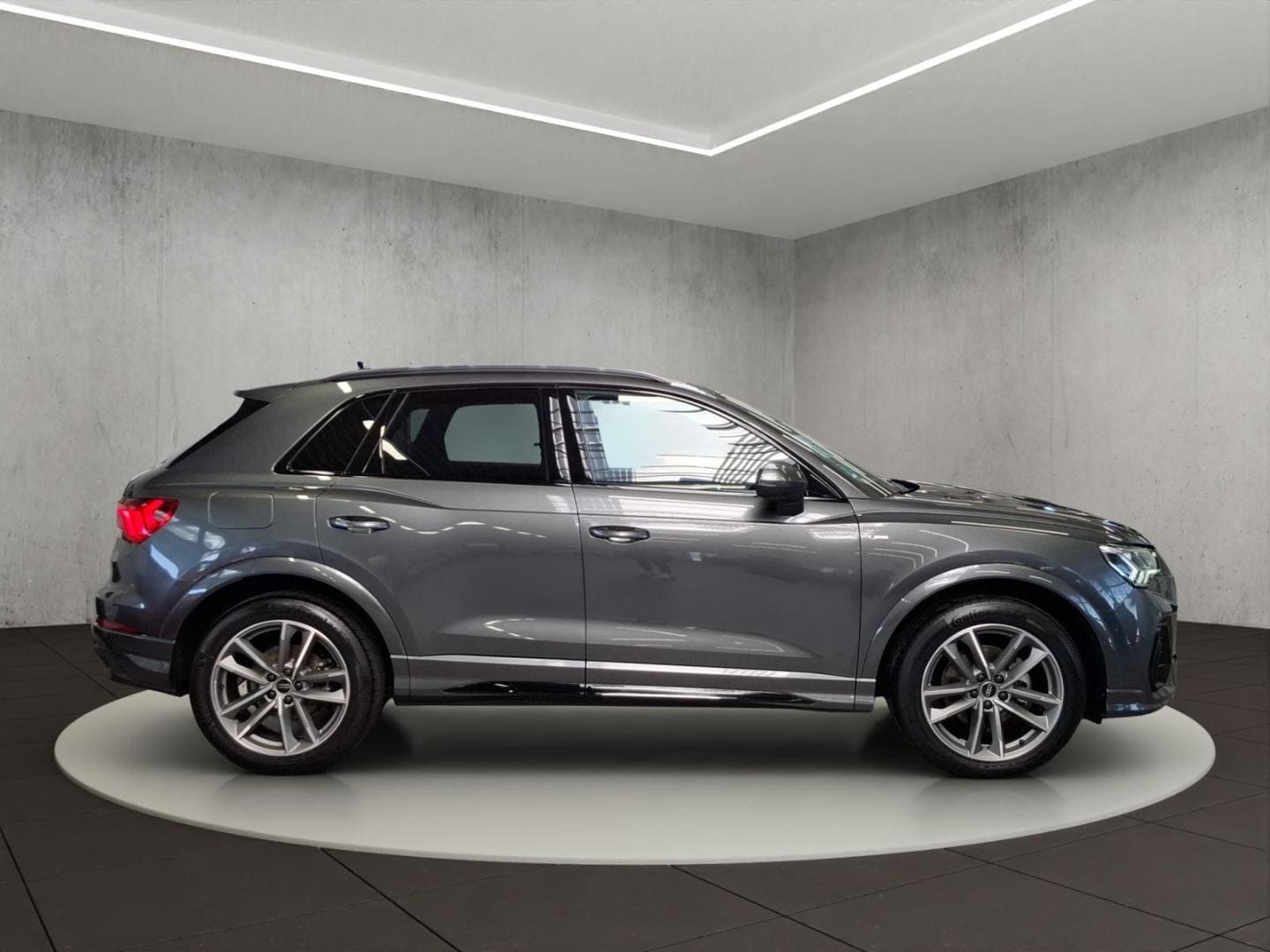 Bild über Audi Q3 S line 35 TFSI S tronic - für weitere Informationen kontaktieren Sie den Audi Partner
