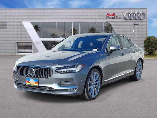 2017 Volvo S90