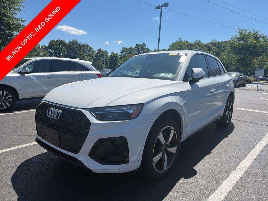 2022 Audi Q5 45 Premium Plus's photo