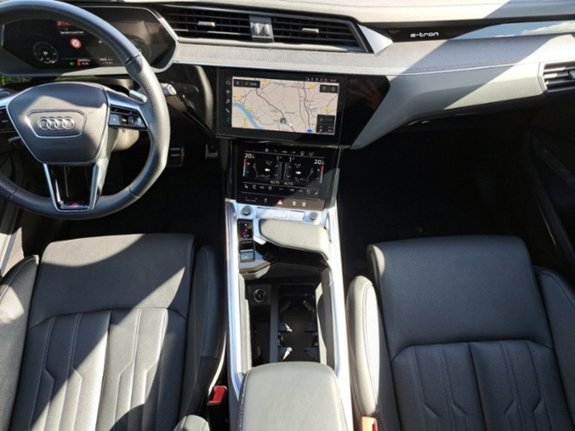 Audi Q8 e-tron S line