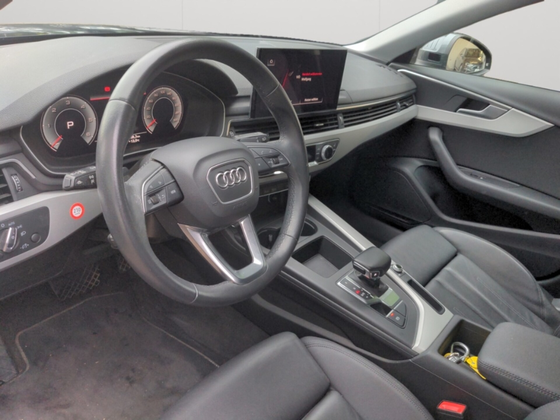Audi A4 Avant S line