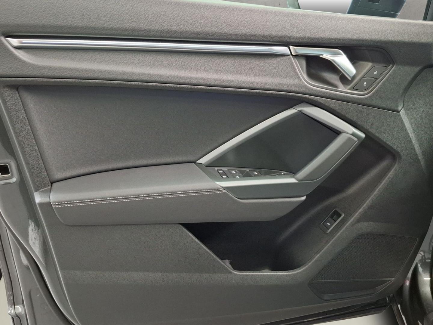 Bild über Audi Q3 S line 35 TFSI S tronic - für weitere Informationen kontaktieren Sie den Audi Partner